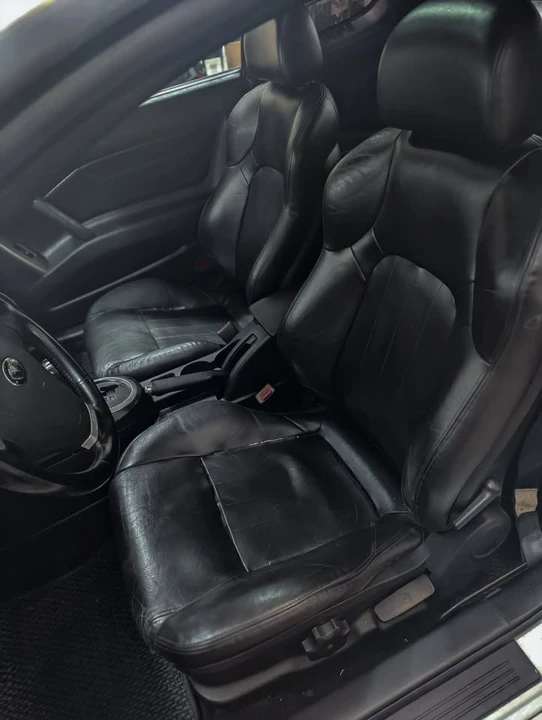 2004 Hyundai Tiburon - Image 15 of 19