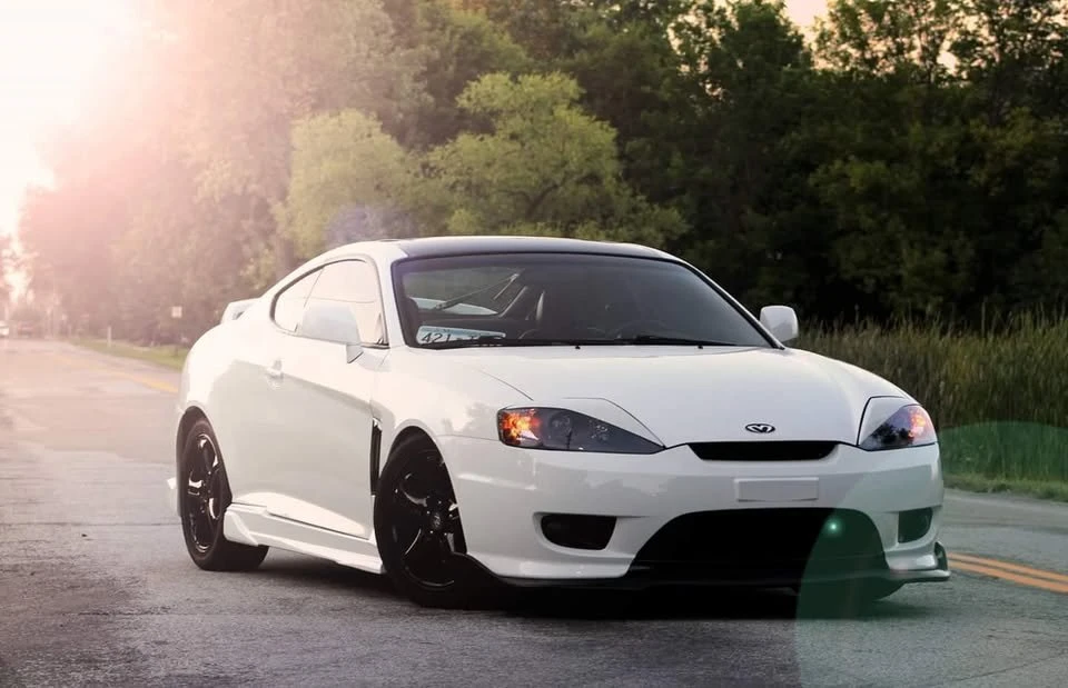 2004 Hyundai Tiburon - Image 6 of 19