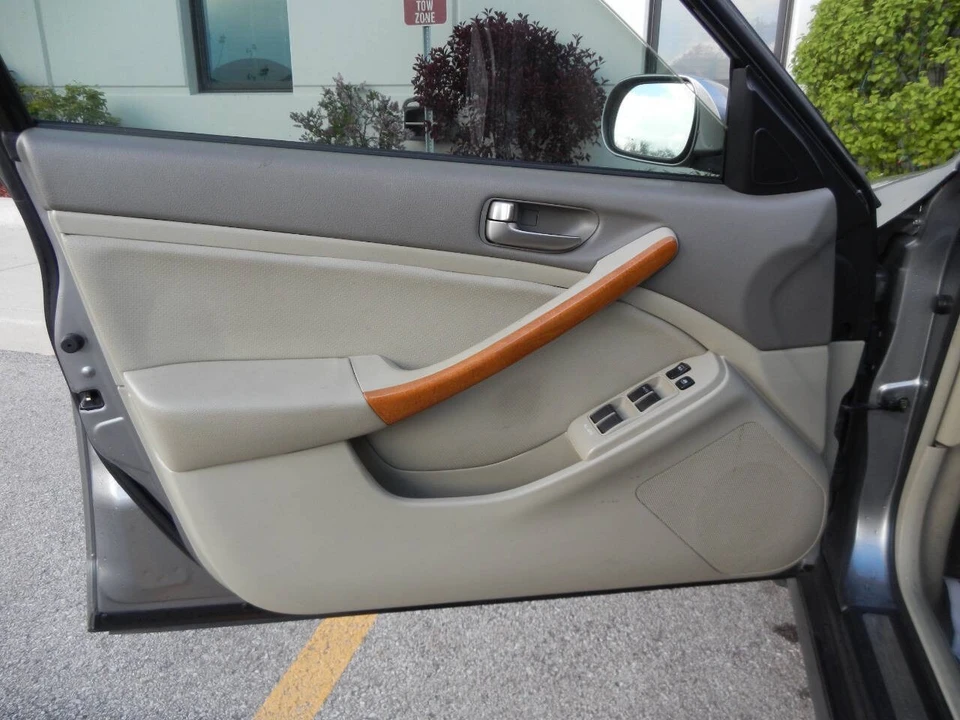 2004 Infiniti G35 3rd Gen - Image 24 of 31