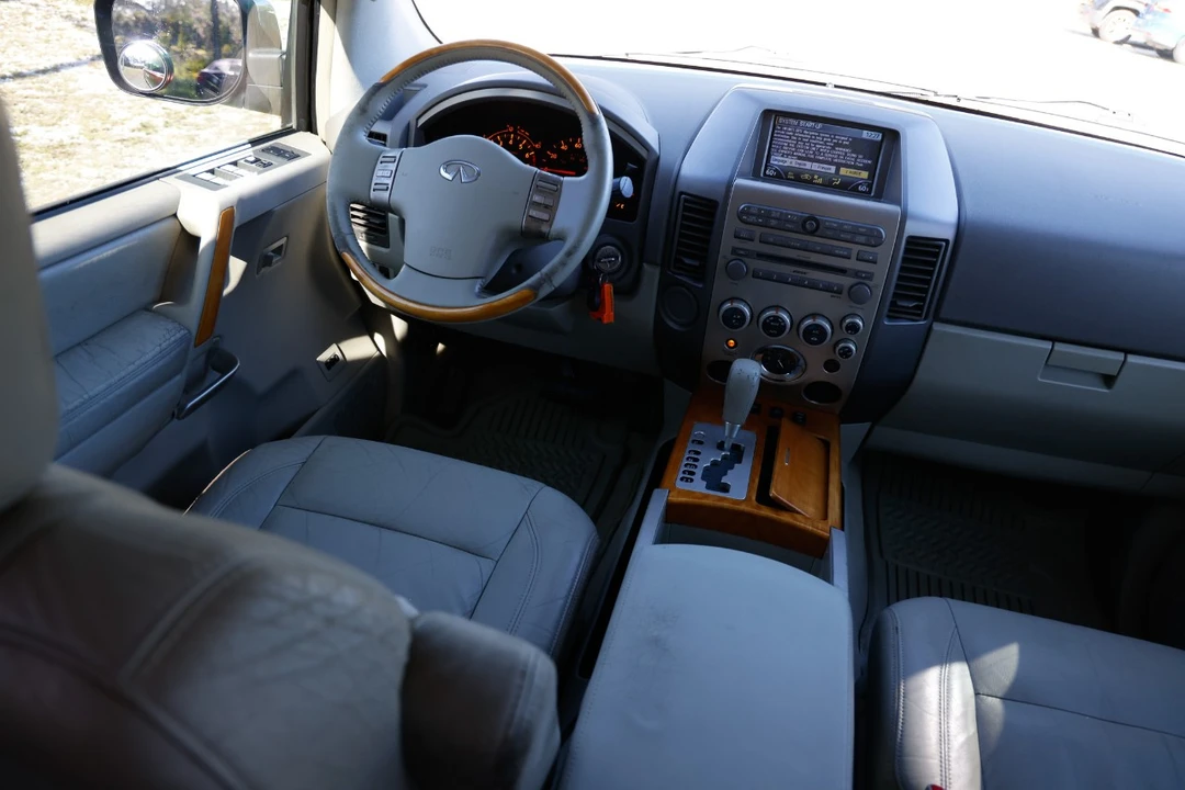 2004 Infiniti QX80 - Image 20 of 21