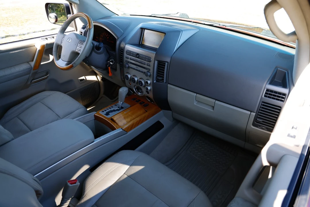 2004 Infiniti QX80 - Image 16 of 21