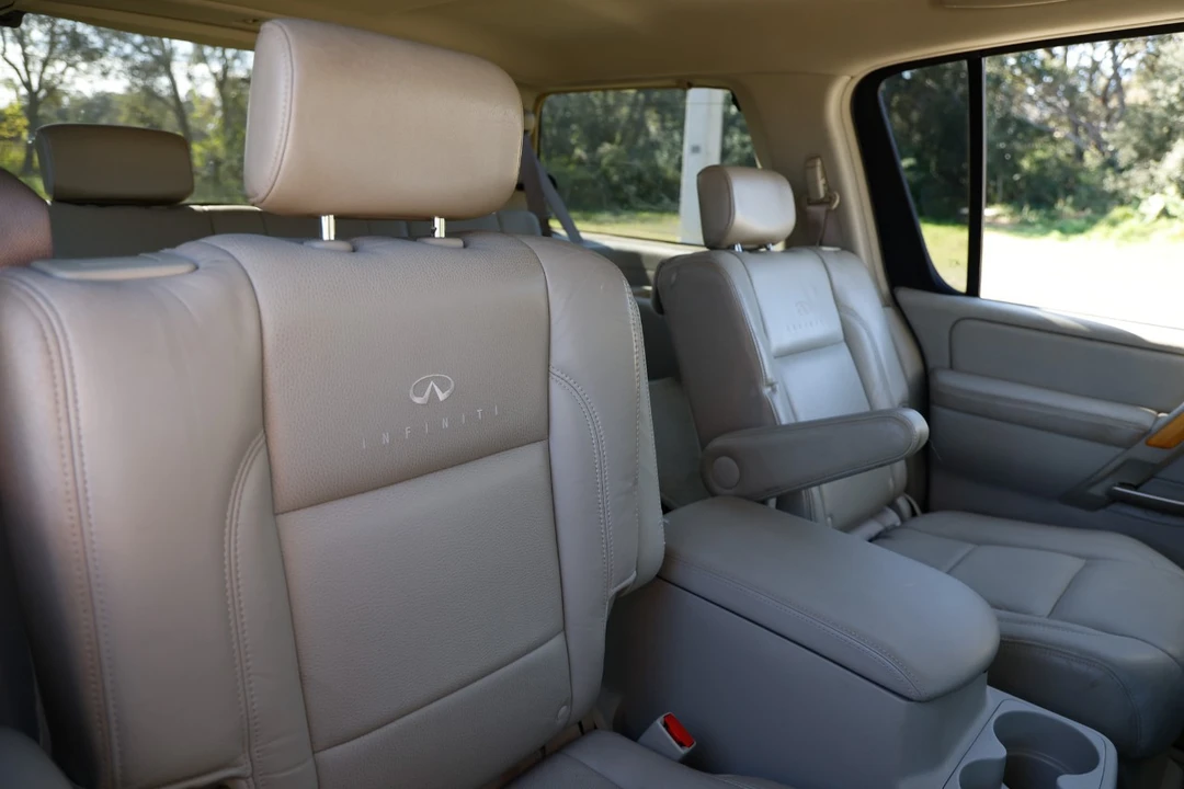2004 Infiniti QX80 - Image 14 of 21
