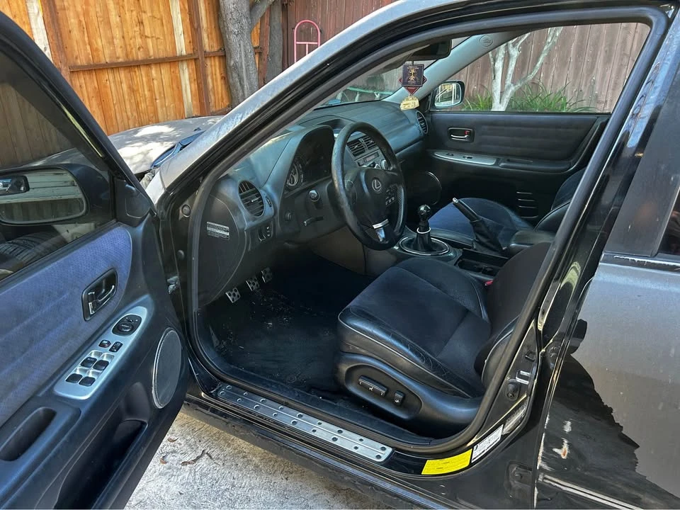 2004 Lexus IS 1st Gen - Image 8 of 9