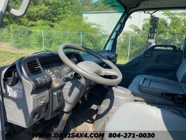 2004 Isuzu Elf - Image 8 of 12
