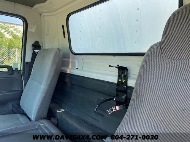 2004 Isuzu Elf - Image 11 of 12