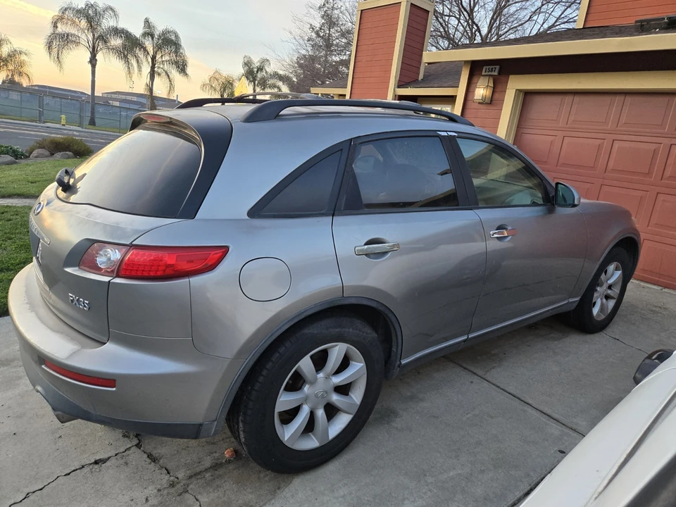 2004 Infiniti FX/QX70 - Image 2 of 5
