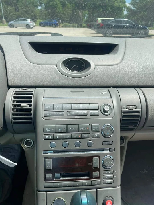 2004 Infiniti G35 3rd Gen - Image 10 of 17