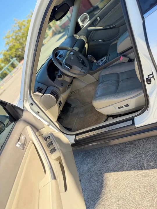 2004 Infiniti G35 3rd Gen - Image 10 of 20