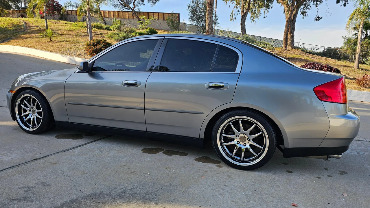 2004 Infiniti G35 3rd Gen - Image 17 of 31