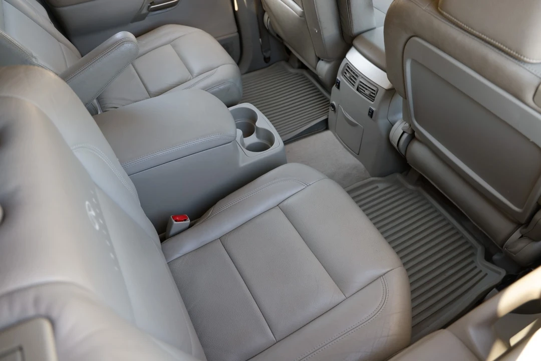 2004 Infiniti QX80 - Image 12 of 12