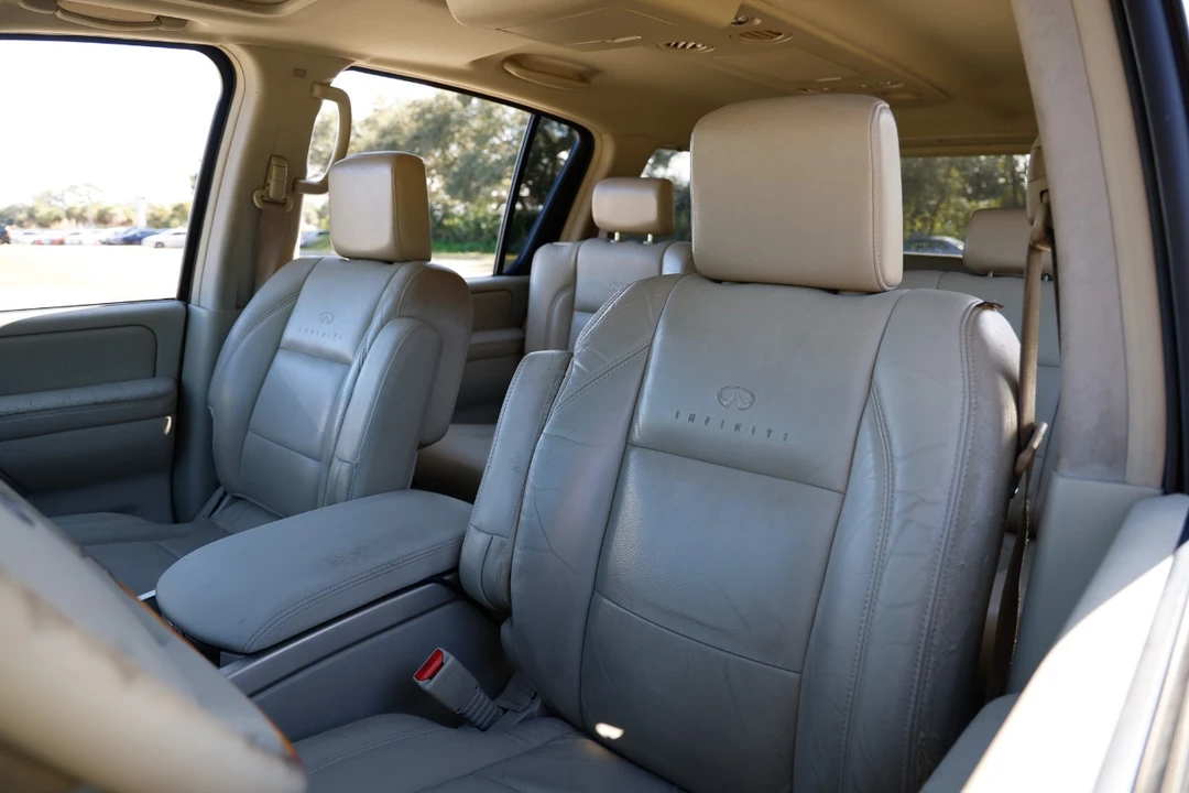 2004 Infiniti QX80 - Image 6 of 12
