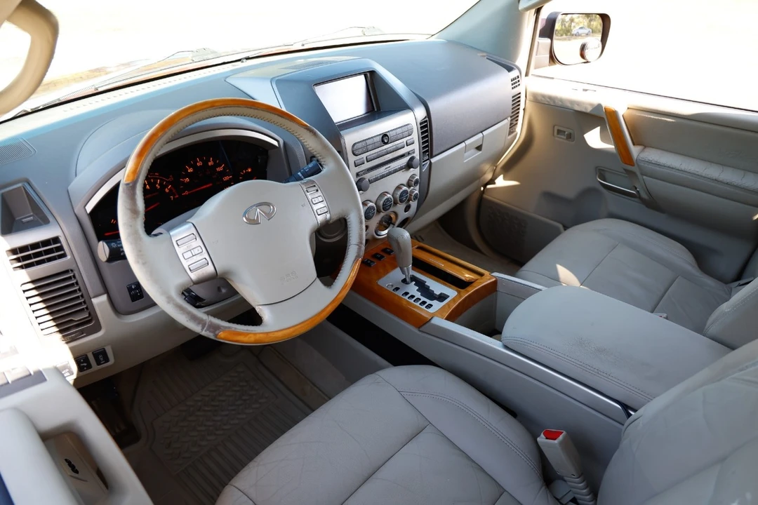2004 Infiniti QX80 - Image 4 of 12