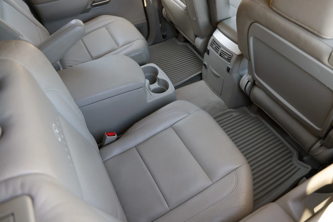 2004 Infiniti QX80 - Image 12 of 12