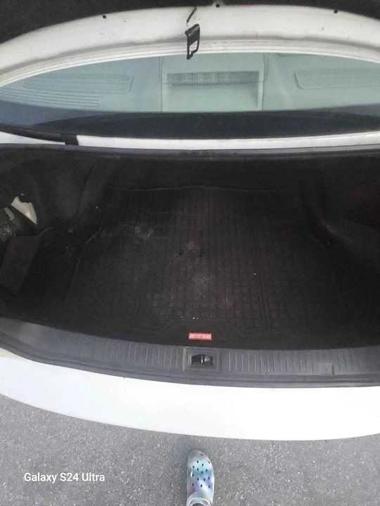 2004 Infiniti G35 3rd Gen - Image 12 of 20