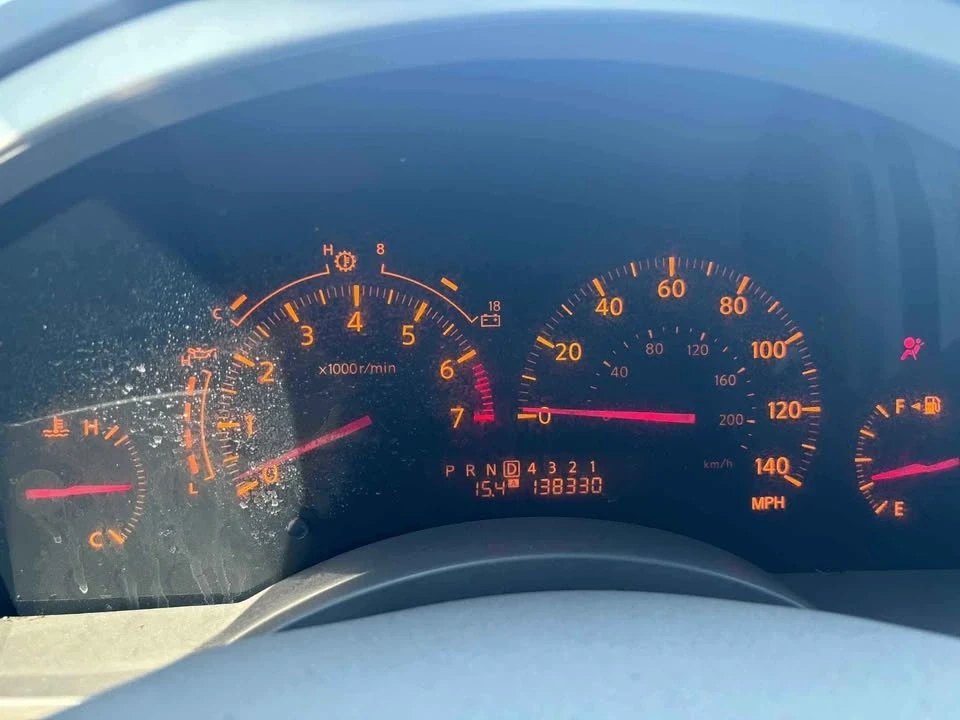 2004 Infiniti QX80 - Image 9 of 13
