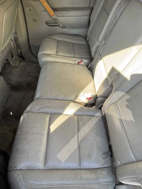 2004 Infiniti QX80 - Image 12 of 13