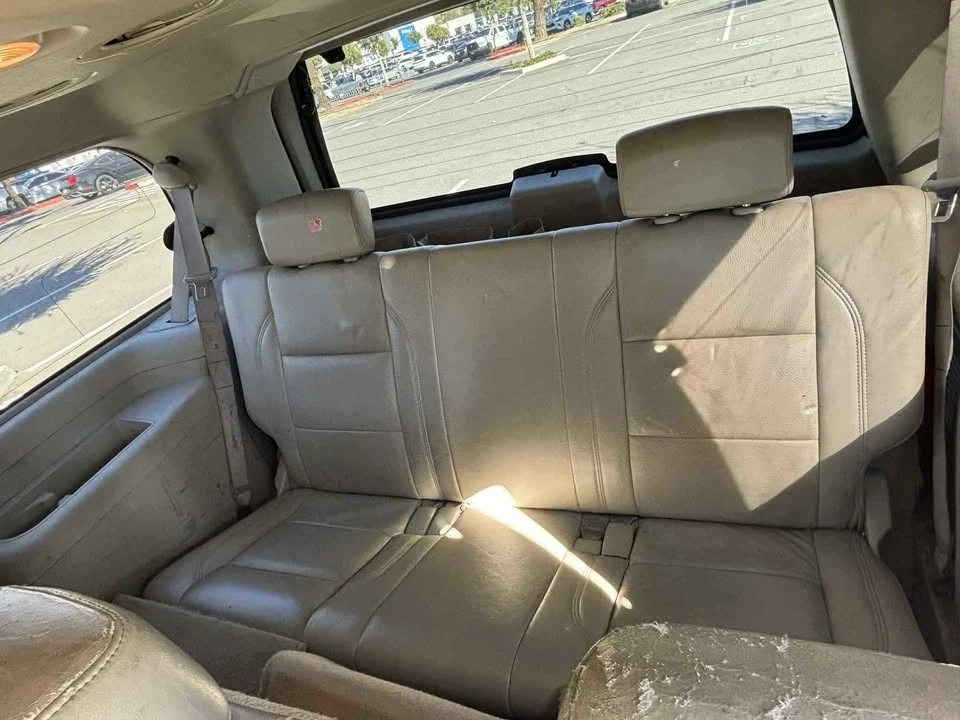 2004 Infiniti QX80 - Image 11 of 13