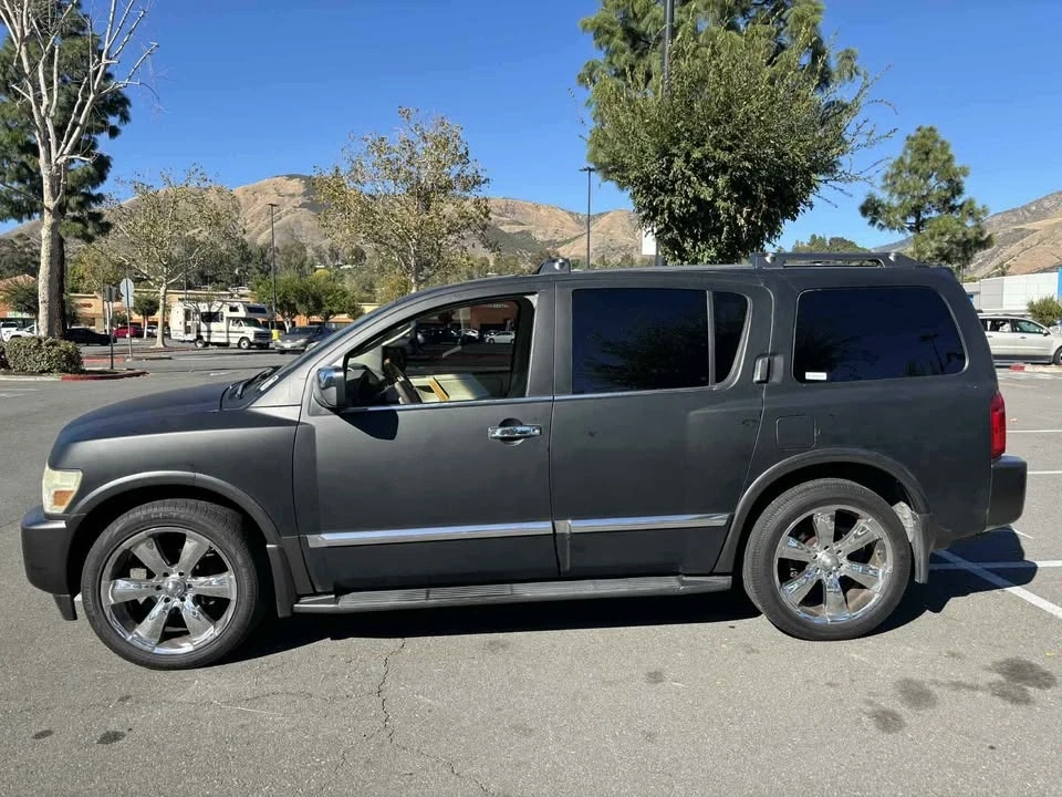2004 Infiniti QX80 - Image 6 of 13