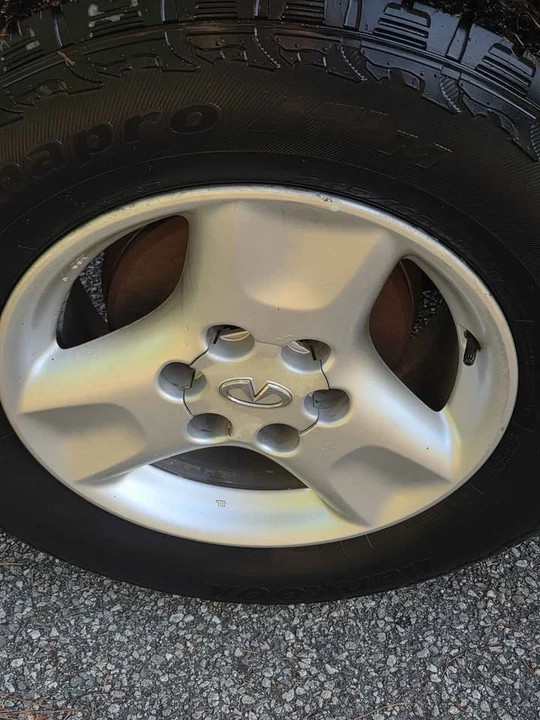 2004 Infiniti QX4 - Image 5 of 12