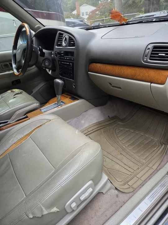 2004 Infiniti QX4 - Image 10 of 12