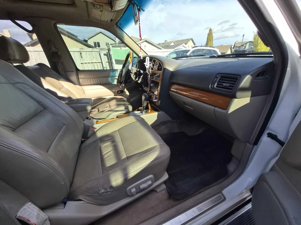 2004 Infiniti QX4 - Image 5 of 15