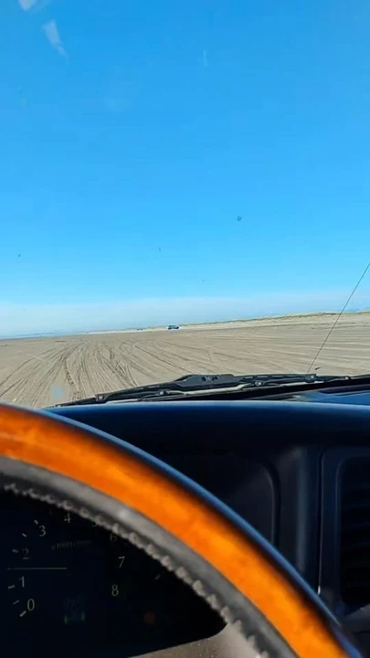 2004 Infiniti QX4 - Image 2 of 2