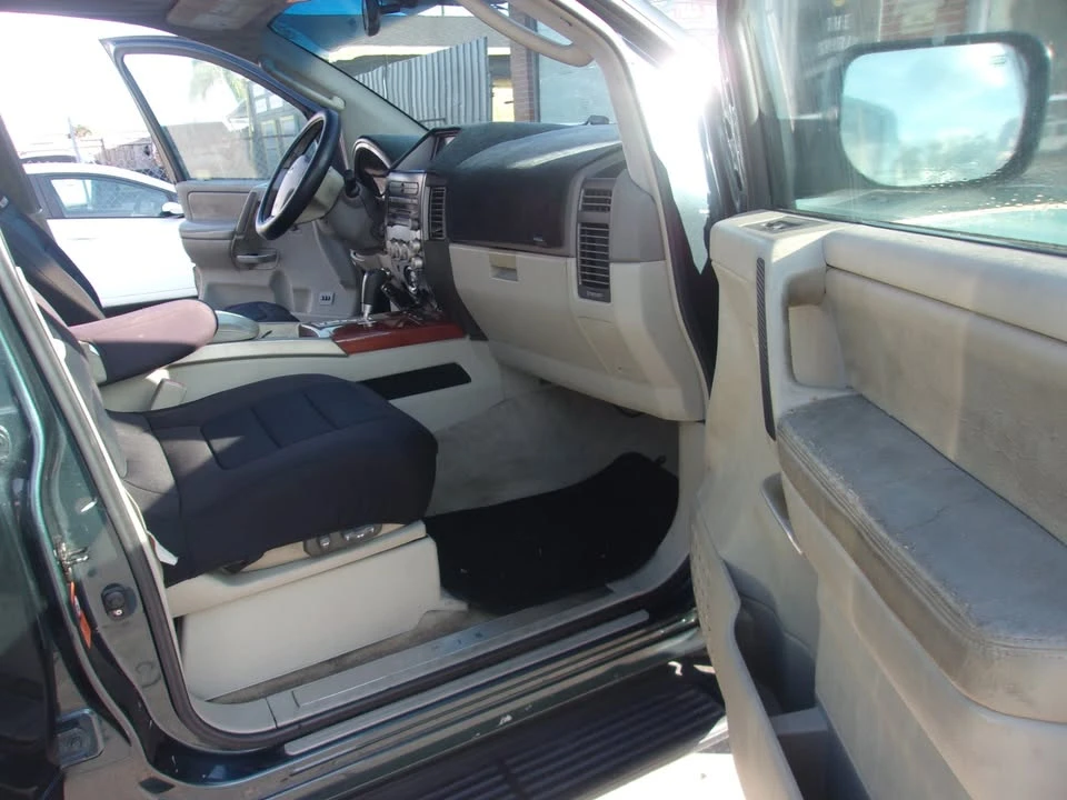 2004 Infiniti QX80 - Image 16 of 19