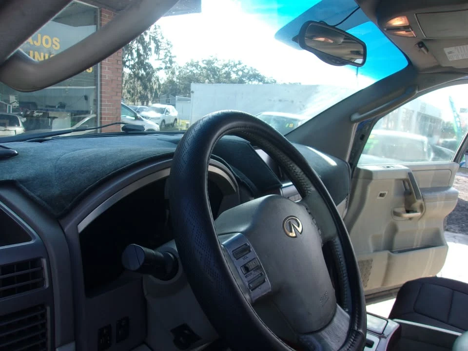 2004 Infiniti QX80 - Image 10 of 19