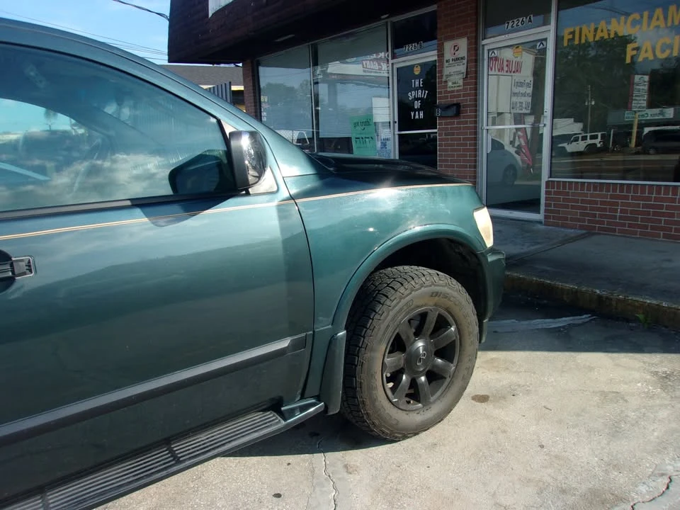 2004 Infiniti QX80 - Image 8 of 19