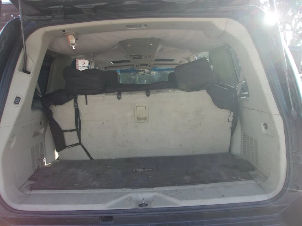 2004 Infiniti QX80 - Image 14 of 19