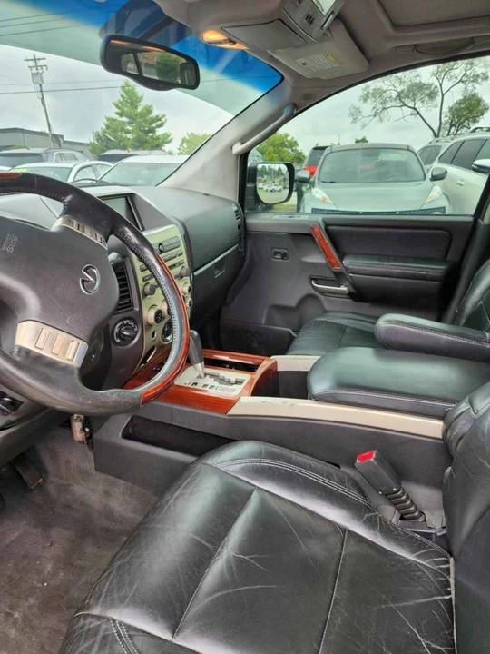 2004 Infiniti QX80 - Image 9 of 11