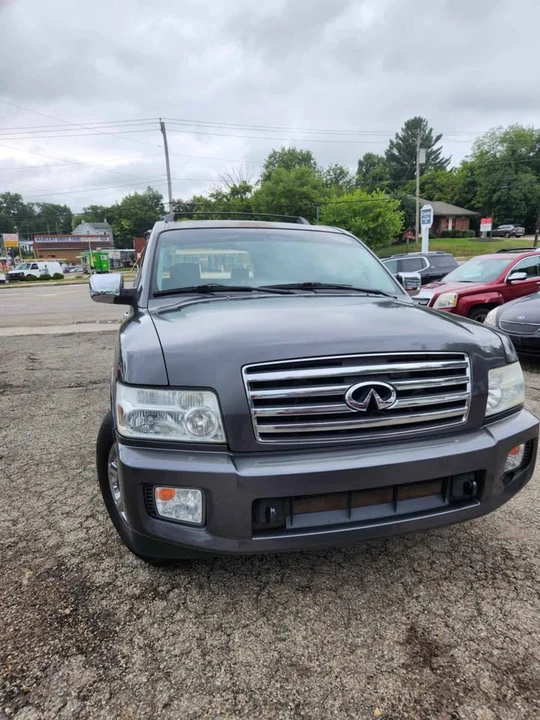 2004 Infiniti QX80 - Image 2 of 11