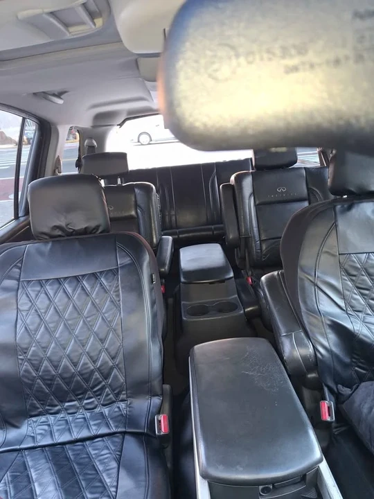 2004 Infiniti QX80 - Image 8 of 13