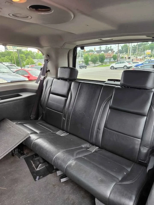 2004 Infiniti QX80 - Image 7 of 11