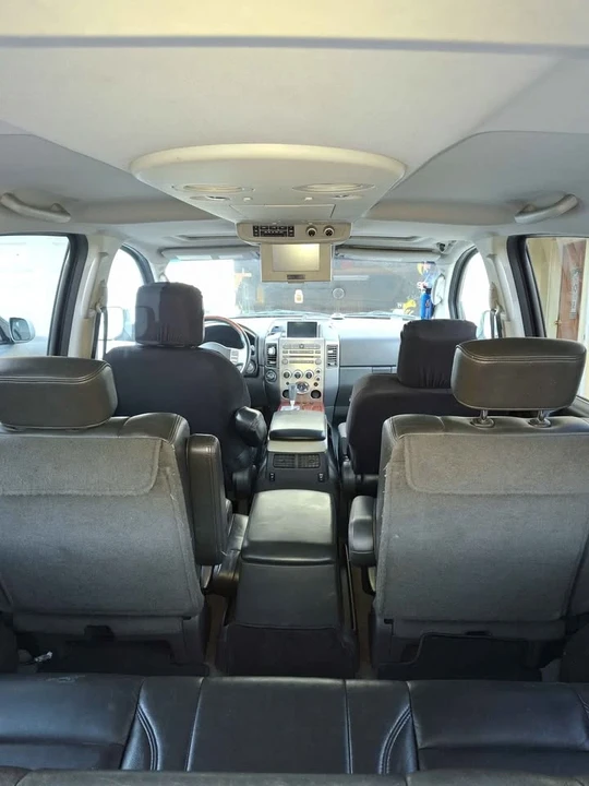 2004 Infiniti QX80 - Image 9 of 13