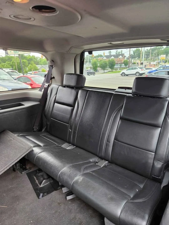 2004 Infiniti QX80 - Image 8 of 11