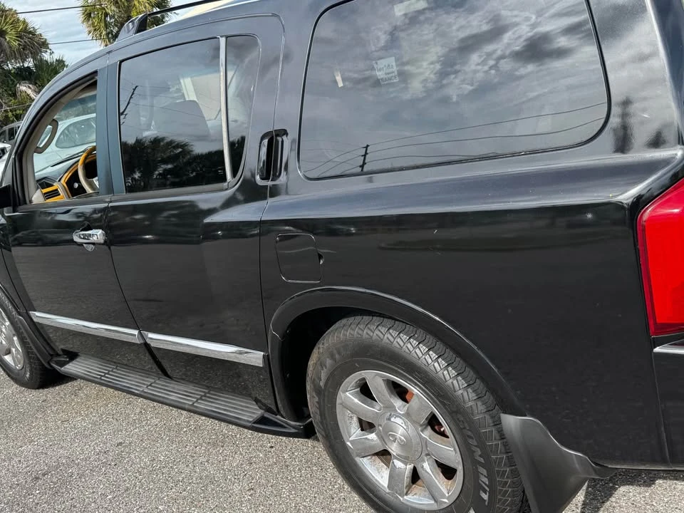 2004 Infiniti QX80 - Image 3 of 8