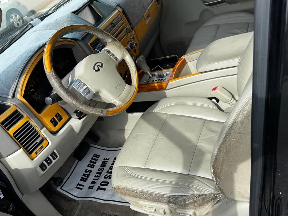 2004 Infiniti QX80 - Image 5 of 8