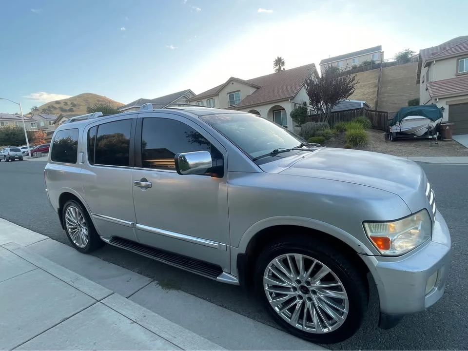 2004 Infiniti QX80 - Image 5 of 15
