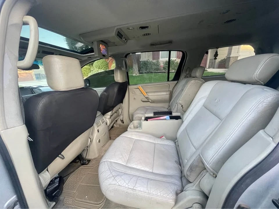 2004 Infiniti QX80 - Image 11 of 14