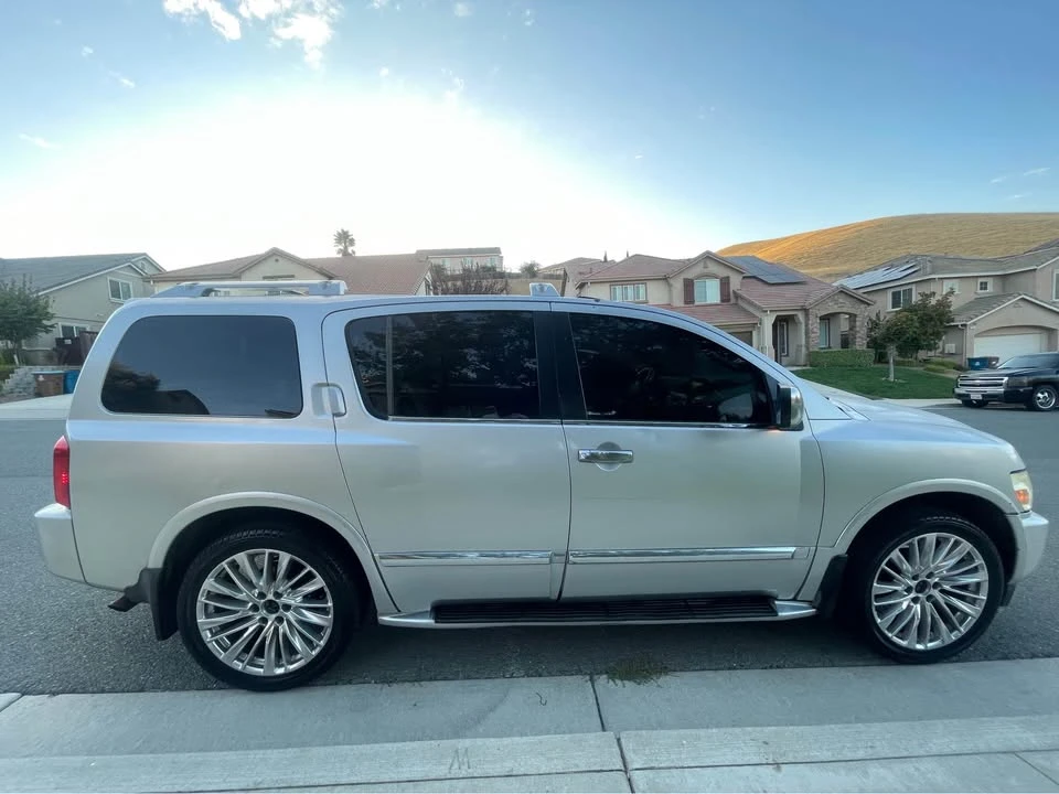 2004 Infiniti QX80 - Image 6 of 15
