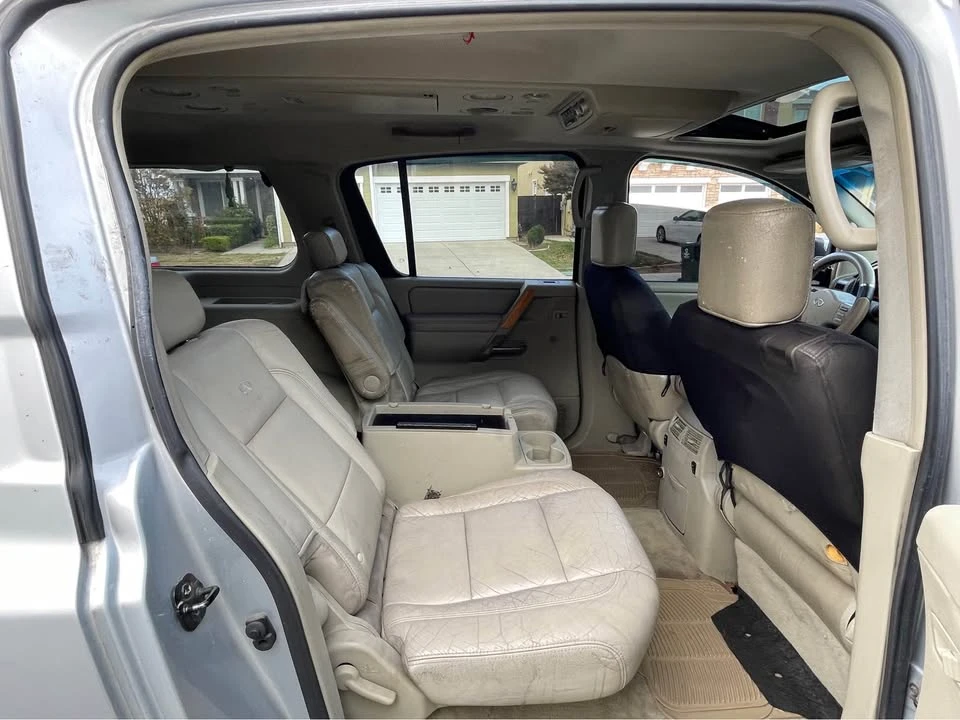 2004 Infiniti QX80 - Image 9 of 10
