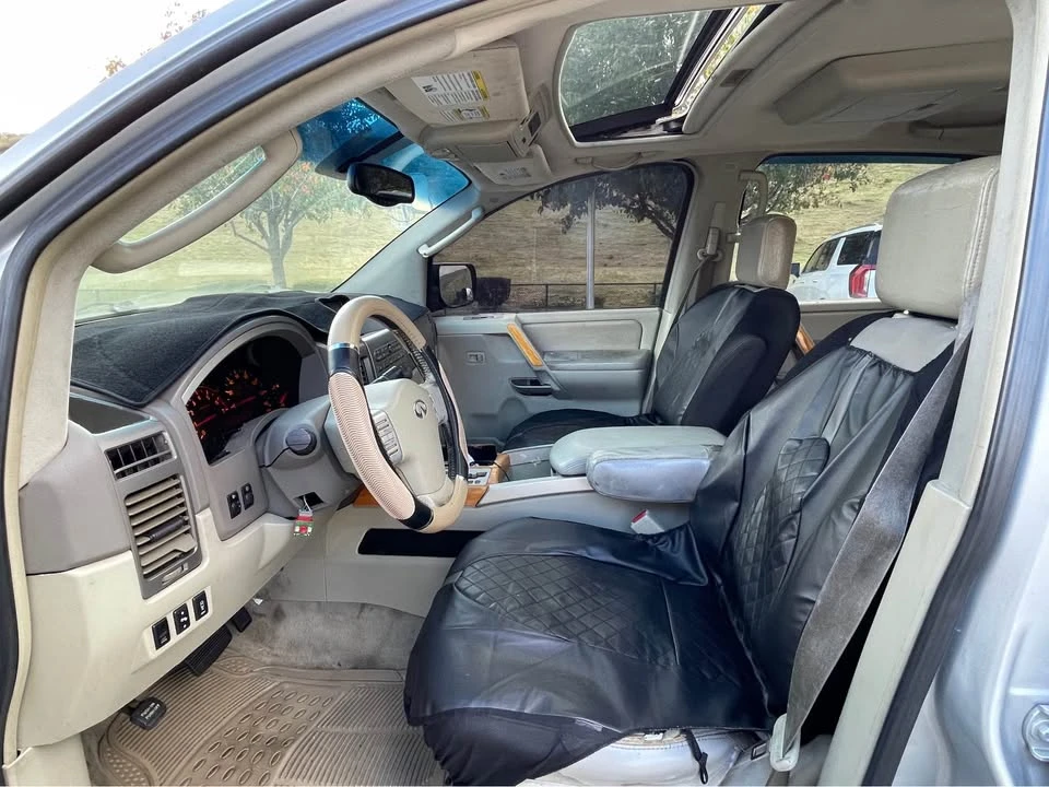 2004 Infiniti QX80 - Image 8 of 10