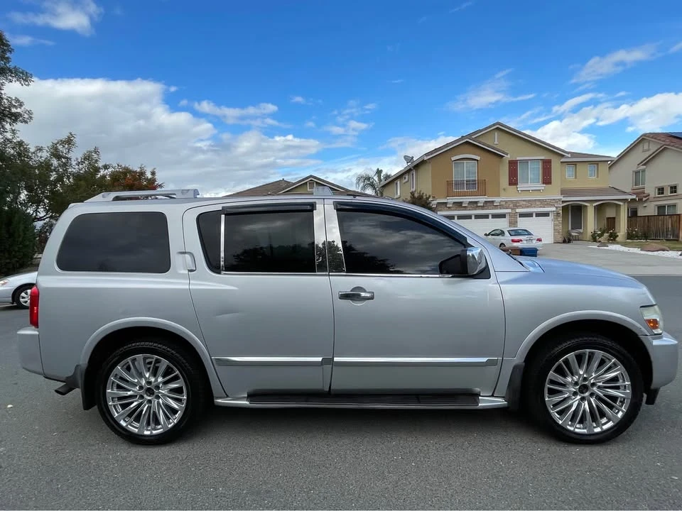 2004 Infiniti QX80 - Image 3 of 10