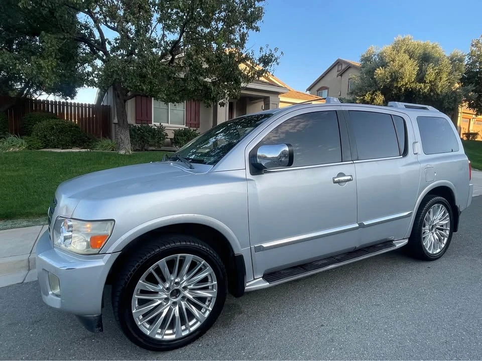 2004 Infiniti QX80 - Image 2 of 15