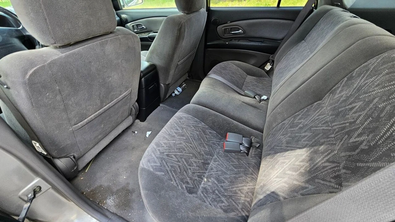 2004 Isuzu - Image 16 of 21