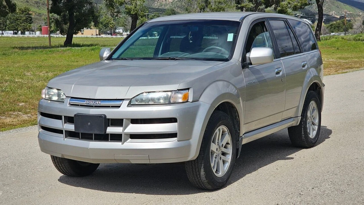 2004 Isuzu - Image 5 of 21