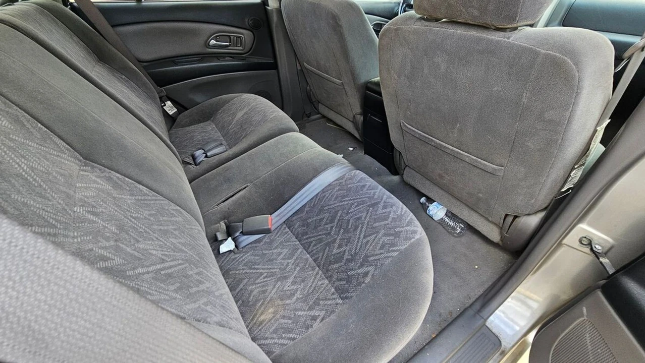 2004 Isuzu - Image 17 of 21