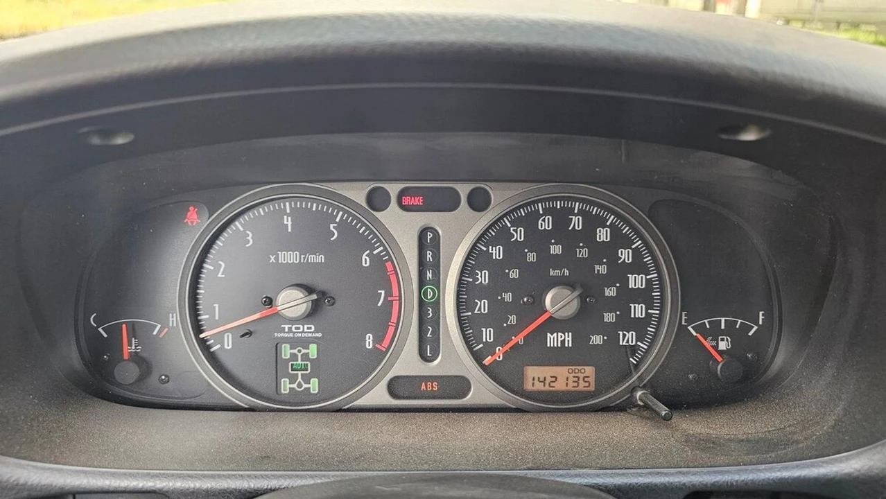 2004 Isuzu - Image 18 of 21