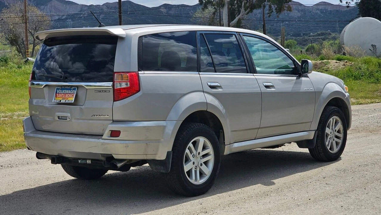 2004 Isuzu - Image 7 of 21